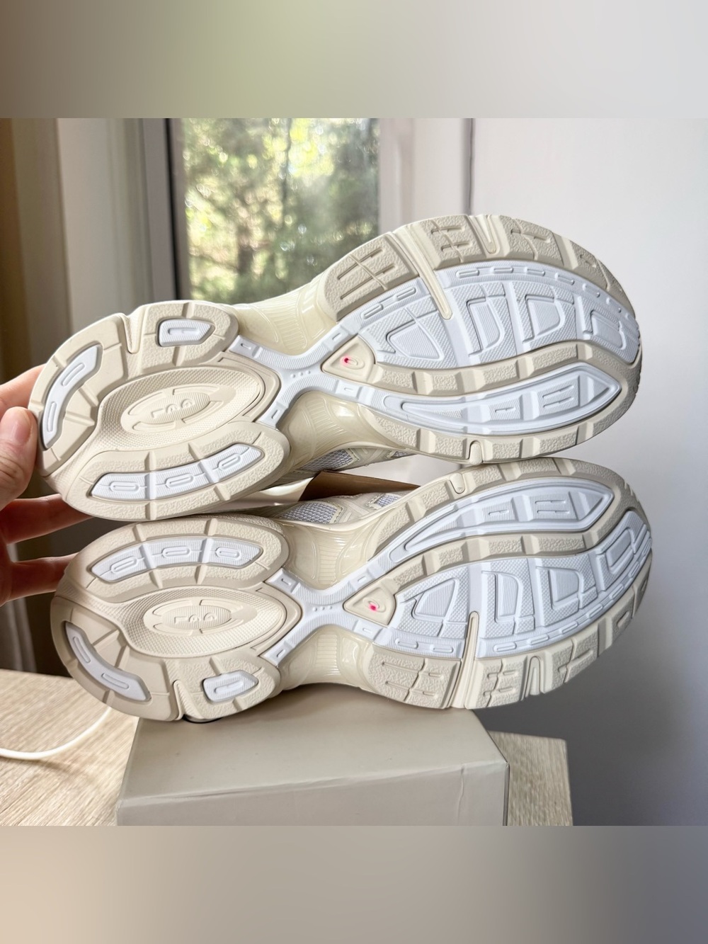 NWT ASICS Gel-1130 Sneakers in White Birch Womens Size 10.5 - Picture 4 of 12
